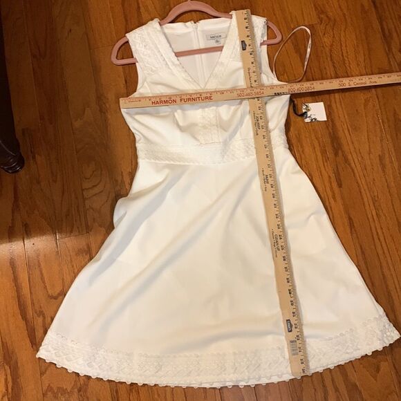 Kensie Sz 8 stretch embroidery detail zippered sleeveless v-neck cocktail dress - Picture 9 of 12